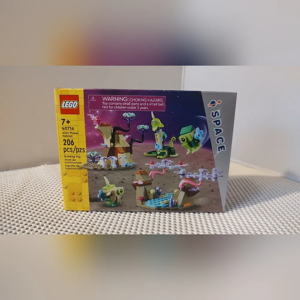 Lego Space 40716 Alien Planet Habitat Building Toy Set NWT